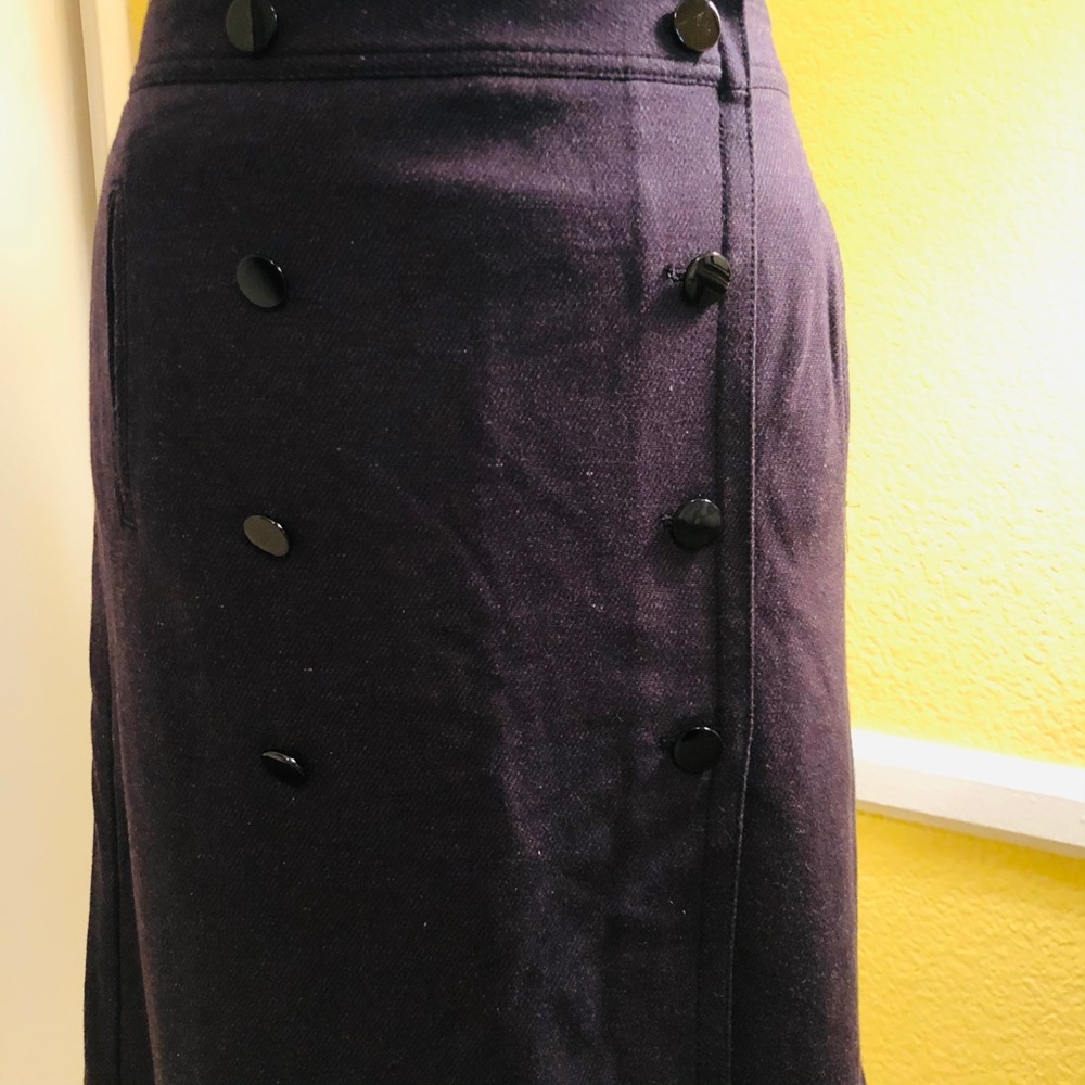 Loft size 8 Black Skirt.